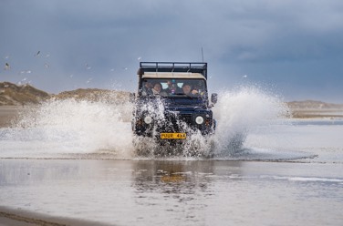 Strandrit in een stoere 4x4 Land Rover