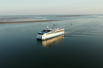 Veerdienst Terschelling en Vlieland, foto Terschelling van boven
